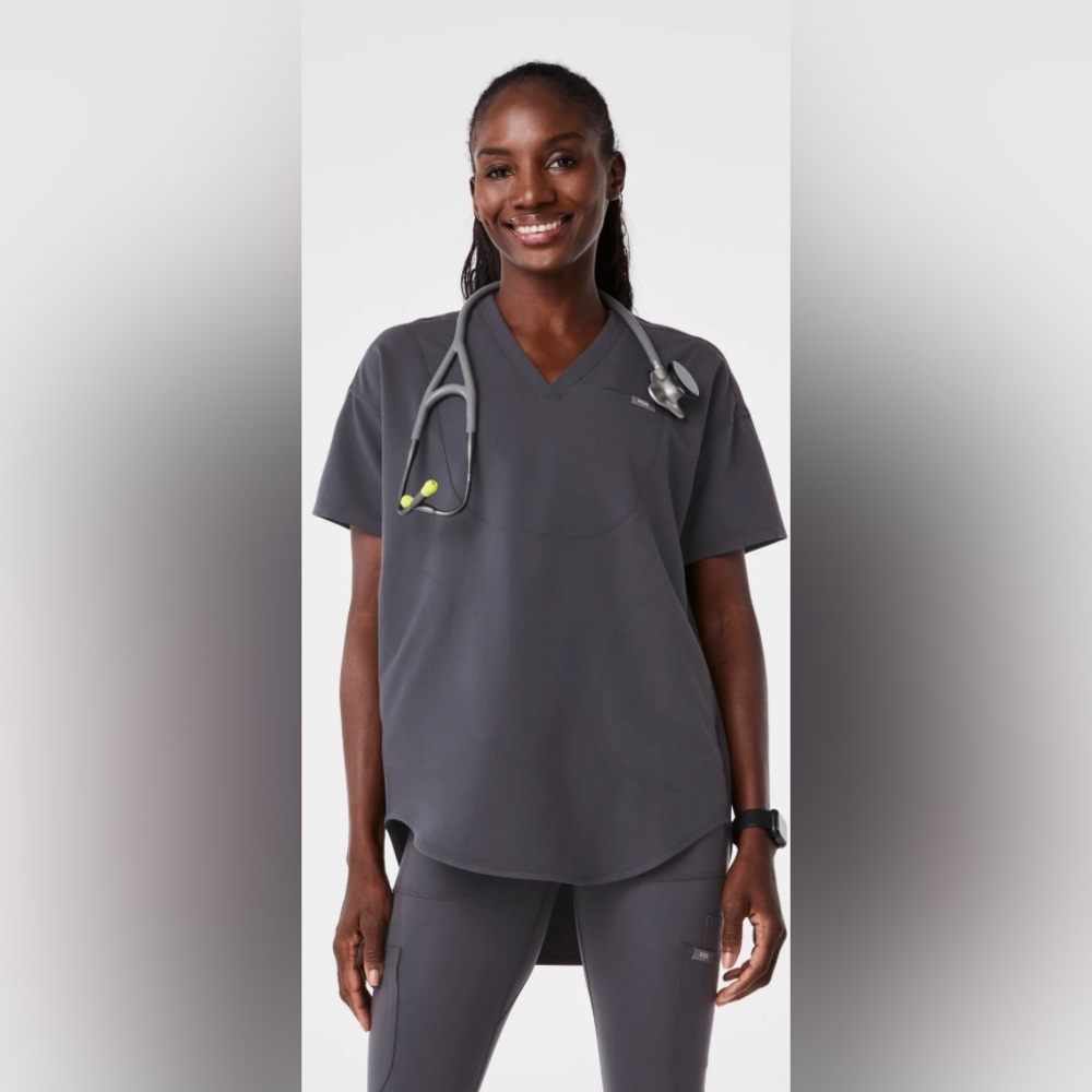 FIGS CHARCOAL HALLE V-NECK OVERSIZED TOP